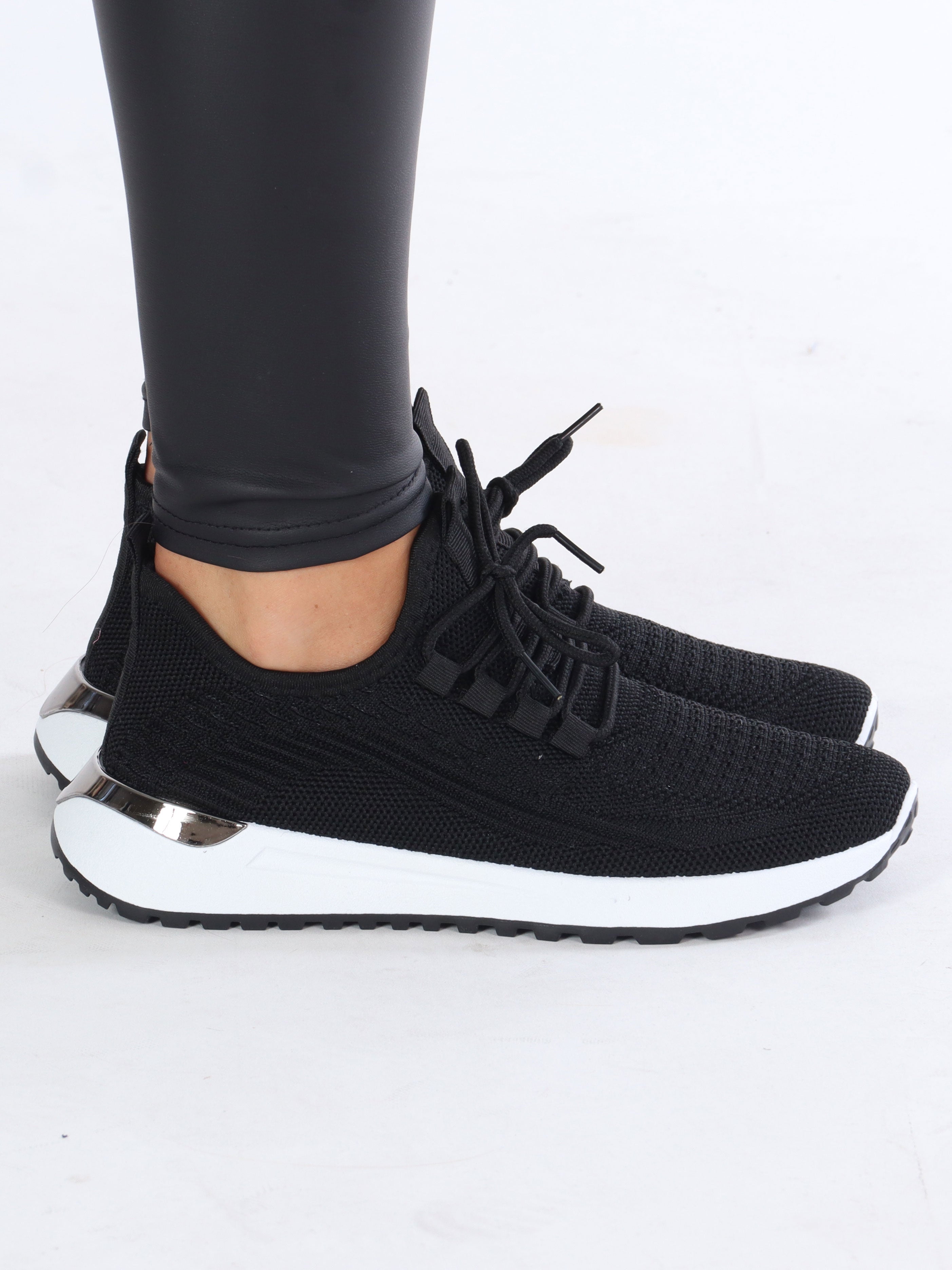 Arjana - Sokkesneakers med hvid sål